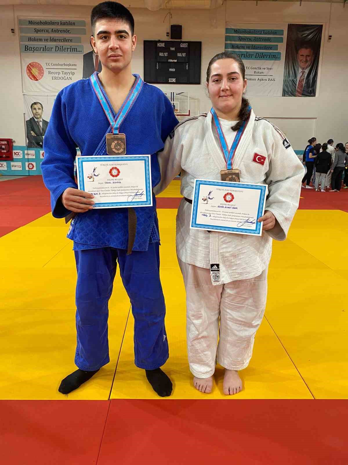 Salihlili 4 judocu &Uuml;mit Milli takımına se&ccedil;ildi
