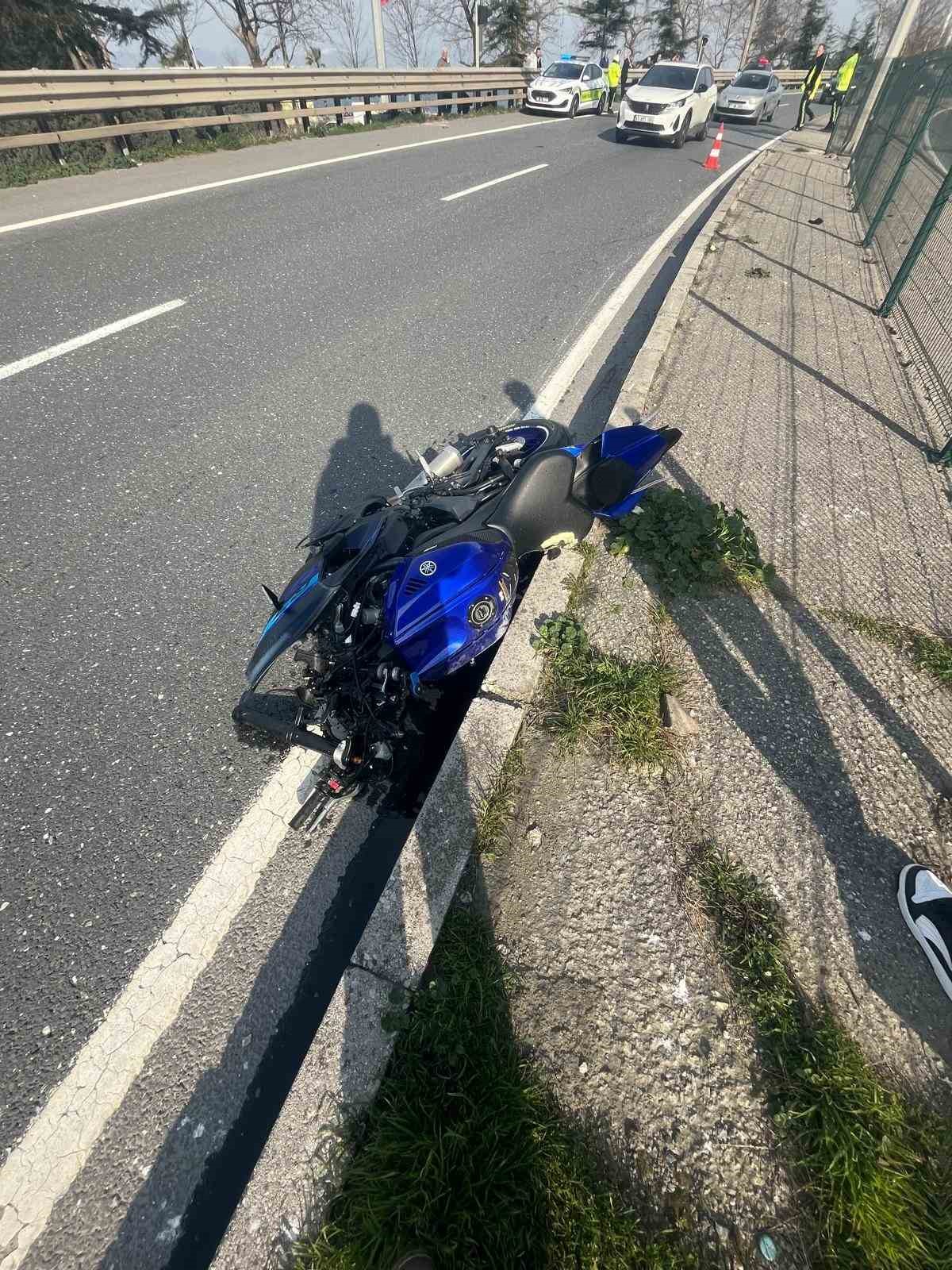 Motosikletlinin &ouml;ld&uuml;ğ&uuml; feci kaza kamerada
