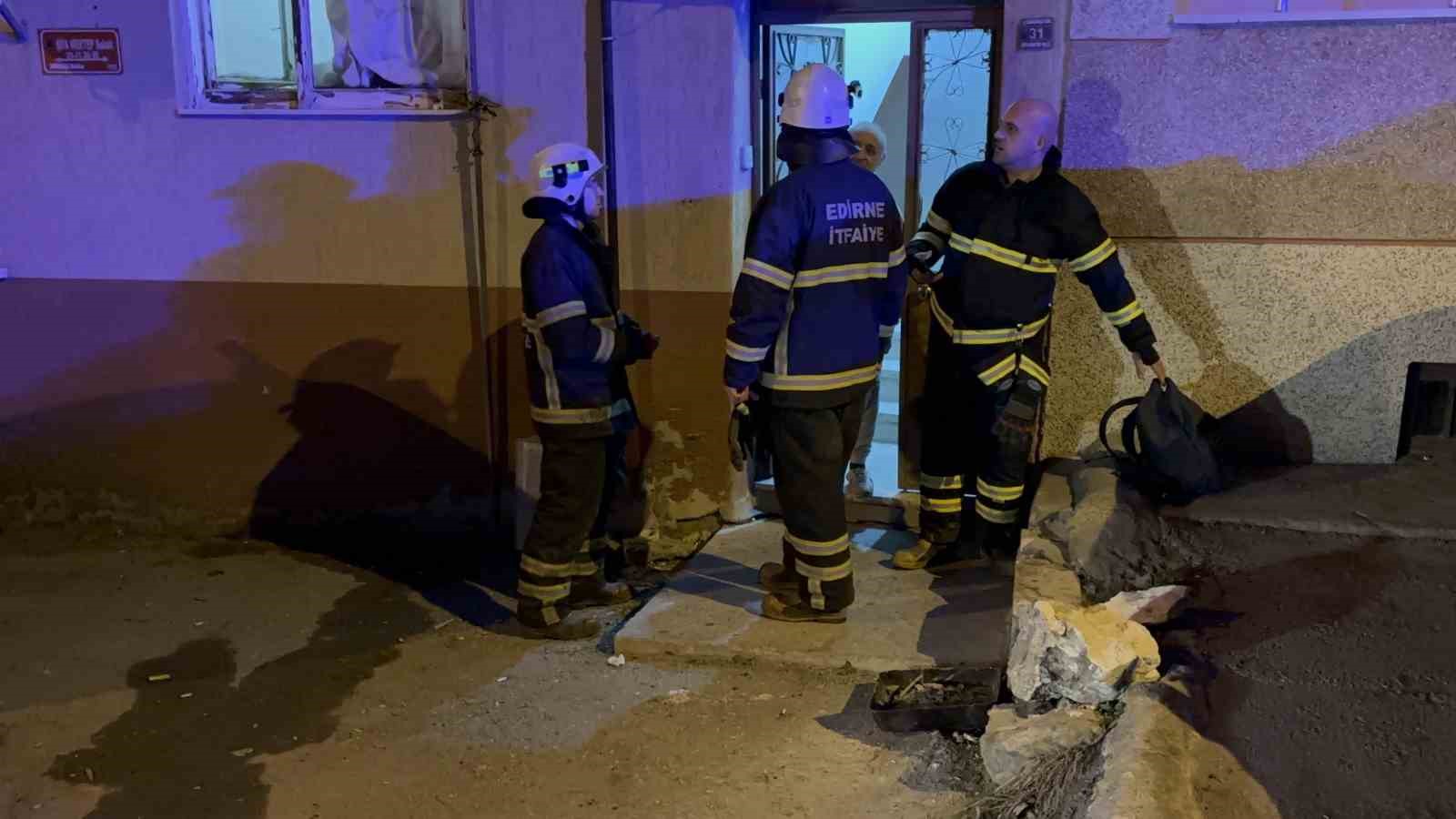 Edirne’de baca yangını korkuttu