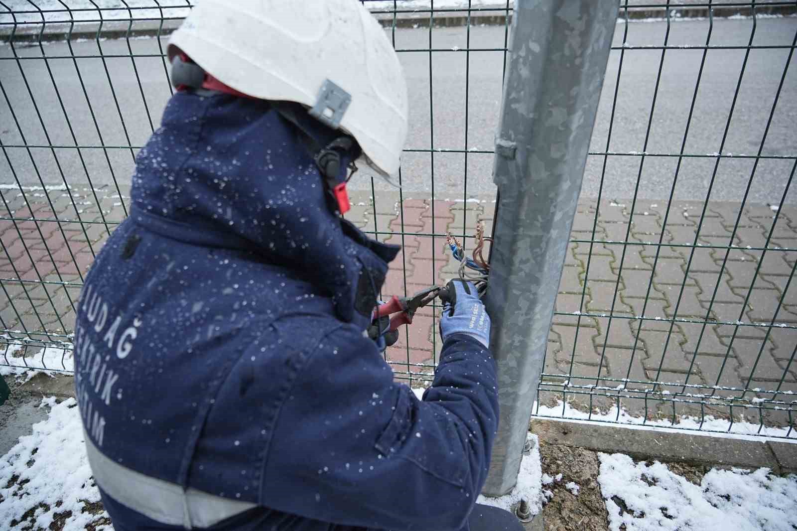 Güney Marmara’da kar mesaisi