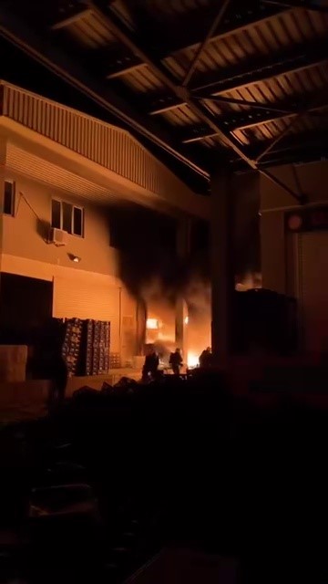 Finike Toptancı Hali&rsquo;nde korkutan yangın
