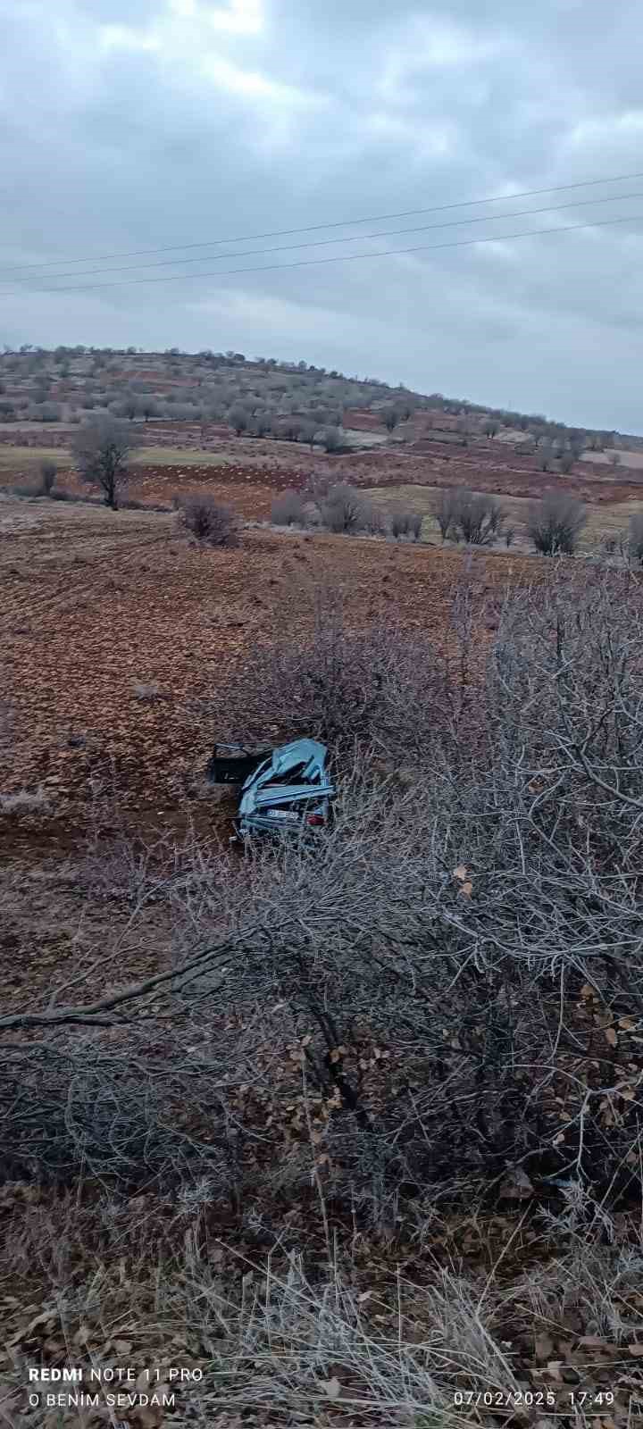 Mardin&rsquo;de takla atan otomobildeki 5 kişi yaralandı
