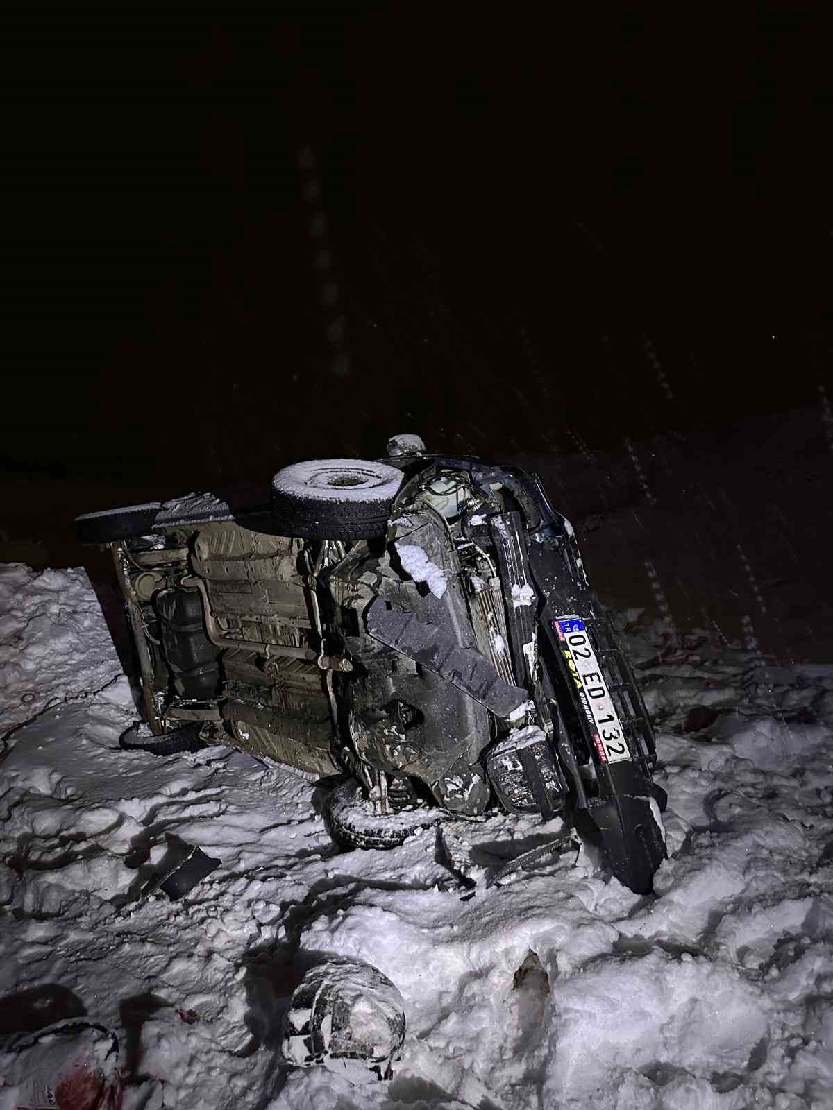 Malatya&rsquo;da otomobil şarampole yuvarlandı: 1 yaralı
