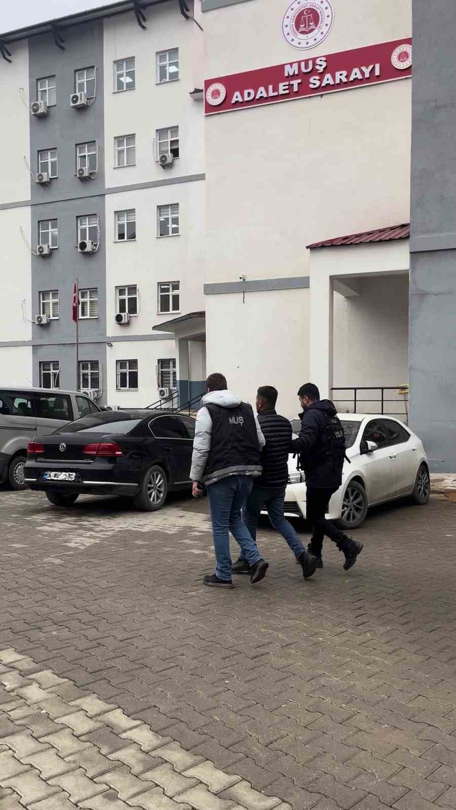 Muş&rsquo;ta aranan şahıslara y&ouml;nelik operasyon: 4 tutuklama
