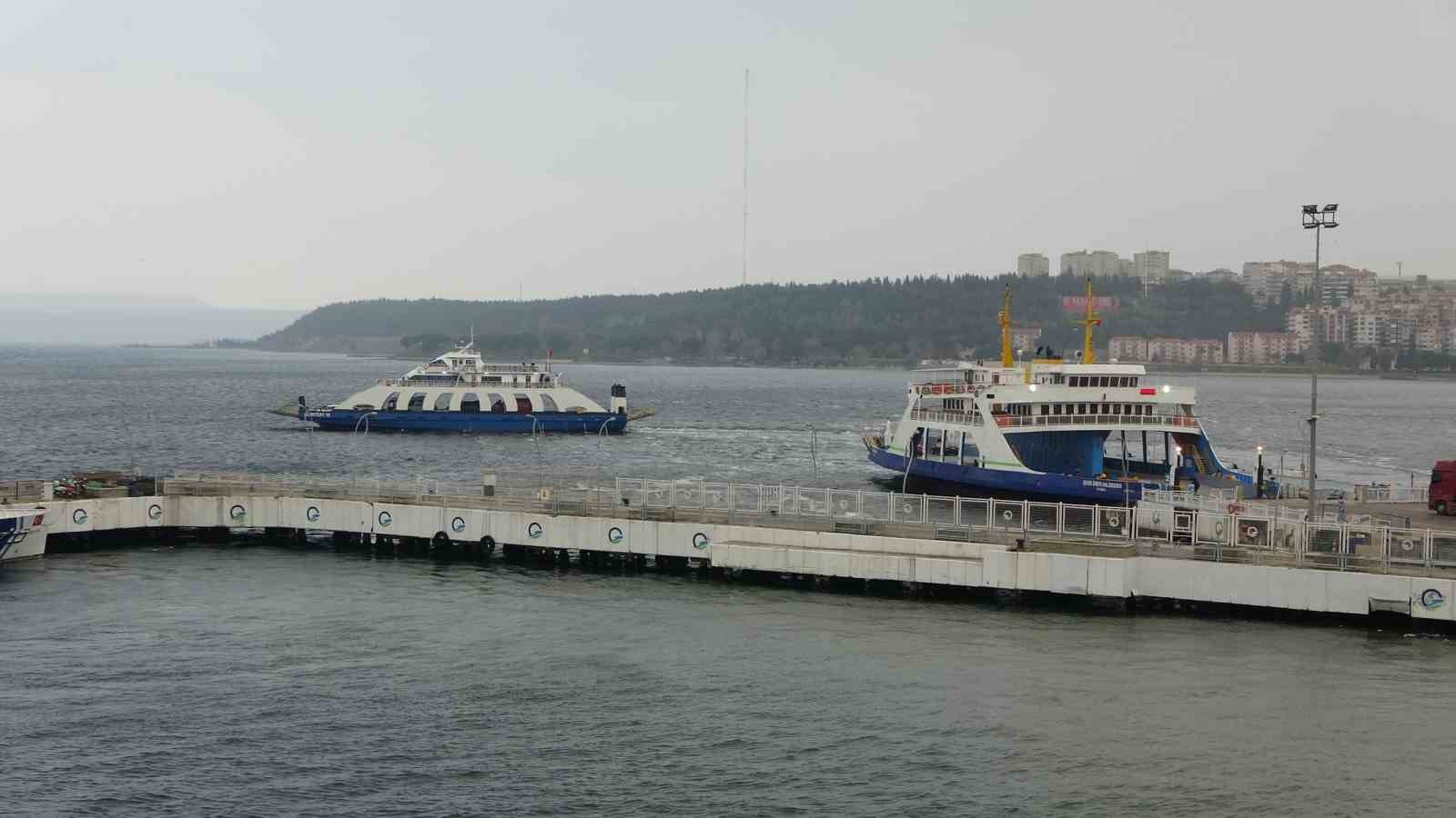 G&ouml;k&ccedil;eada&rsquo;ya t&uuml;m feribot seferleri iptal edildi
