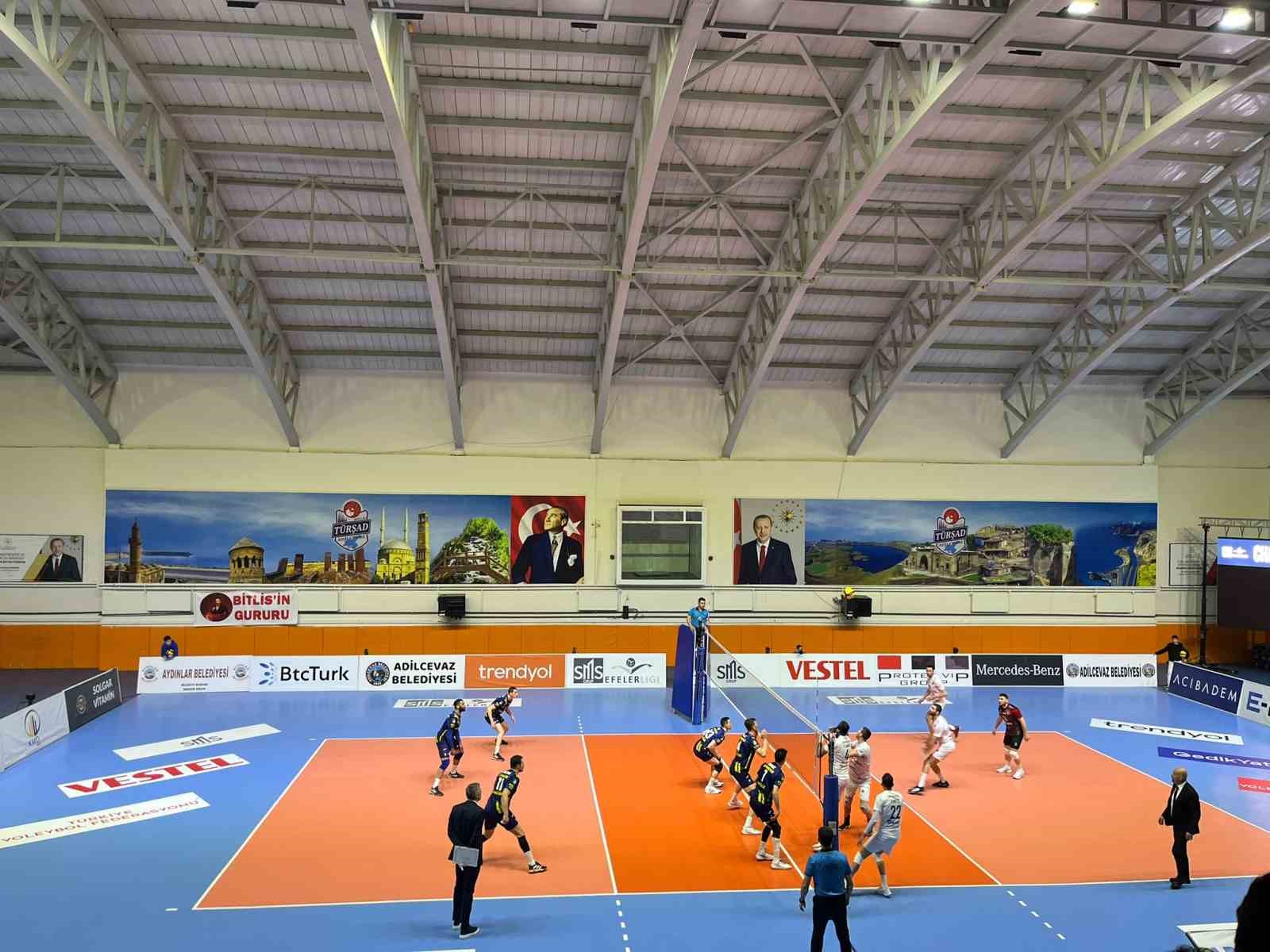 Efeler Ligi: T&Uuml;RŞAD: 0 - Fenerbah&ccedil;e: 3
