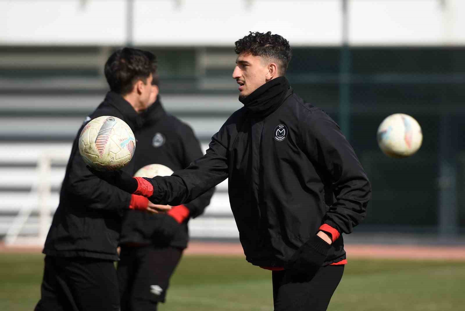 Manisa FK, Yeni Malatyaspor ma&ccedil;ı hazırlıklarına başladı
