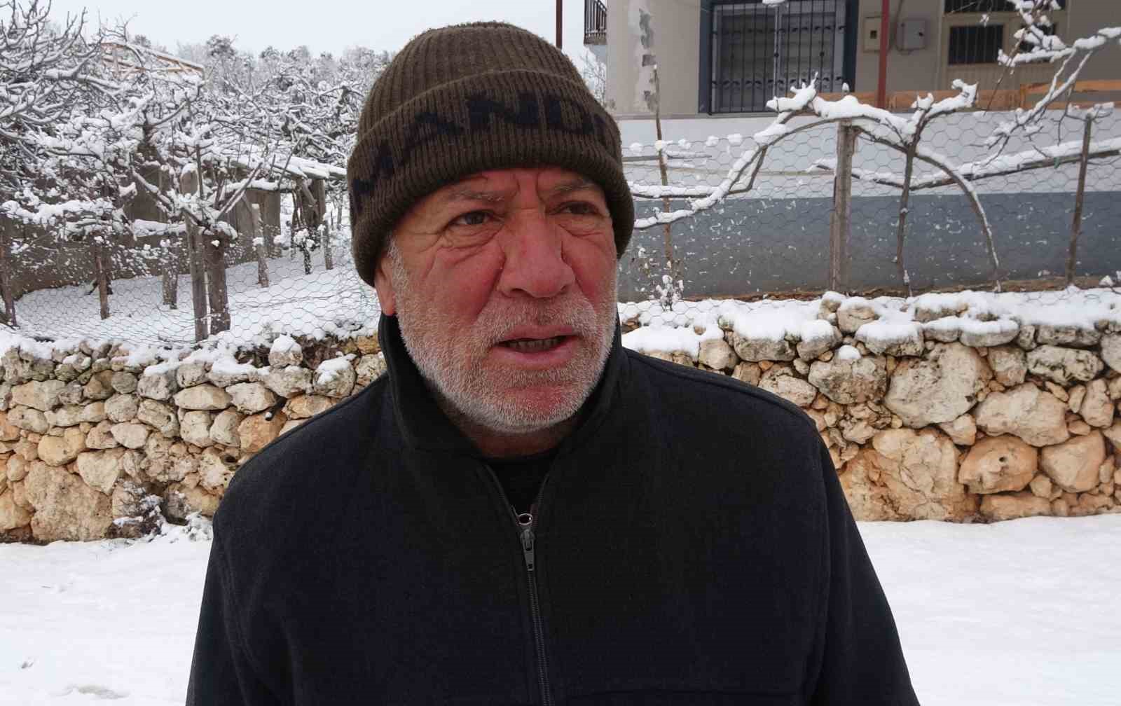 Yaz şehri Mersin&rsquo;de kar sevinci
