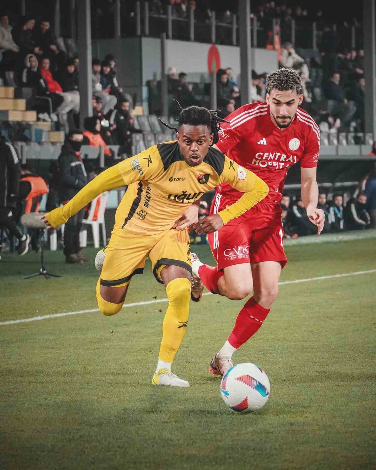 Trendyol 1. Lig: &Uuml;mraniyespor: 2 - İstanbulspor: 1
