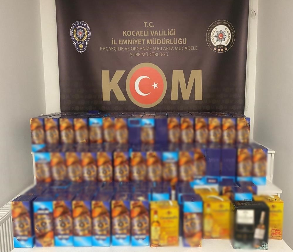 Kocaeli polisinden sahte i&ccedil;ki operasyonu
