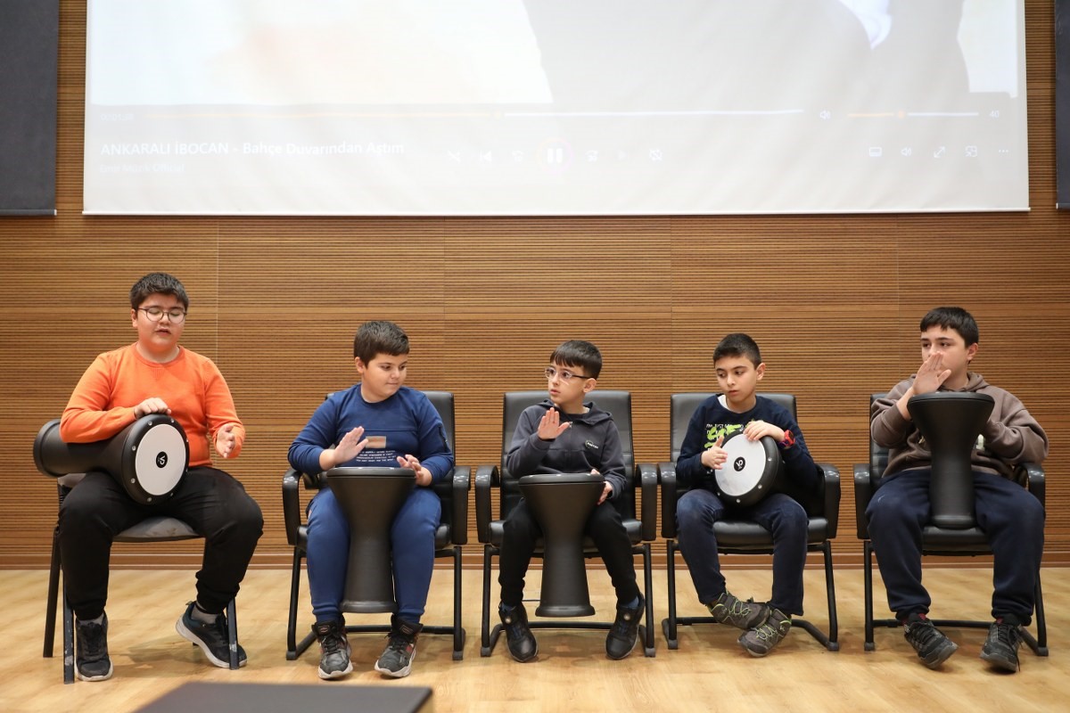Melikgazi&rsquo;de geleceğin ses sanat&ccedil;ıları yetişiyor
