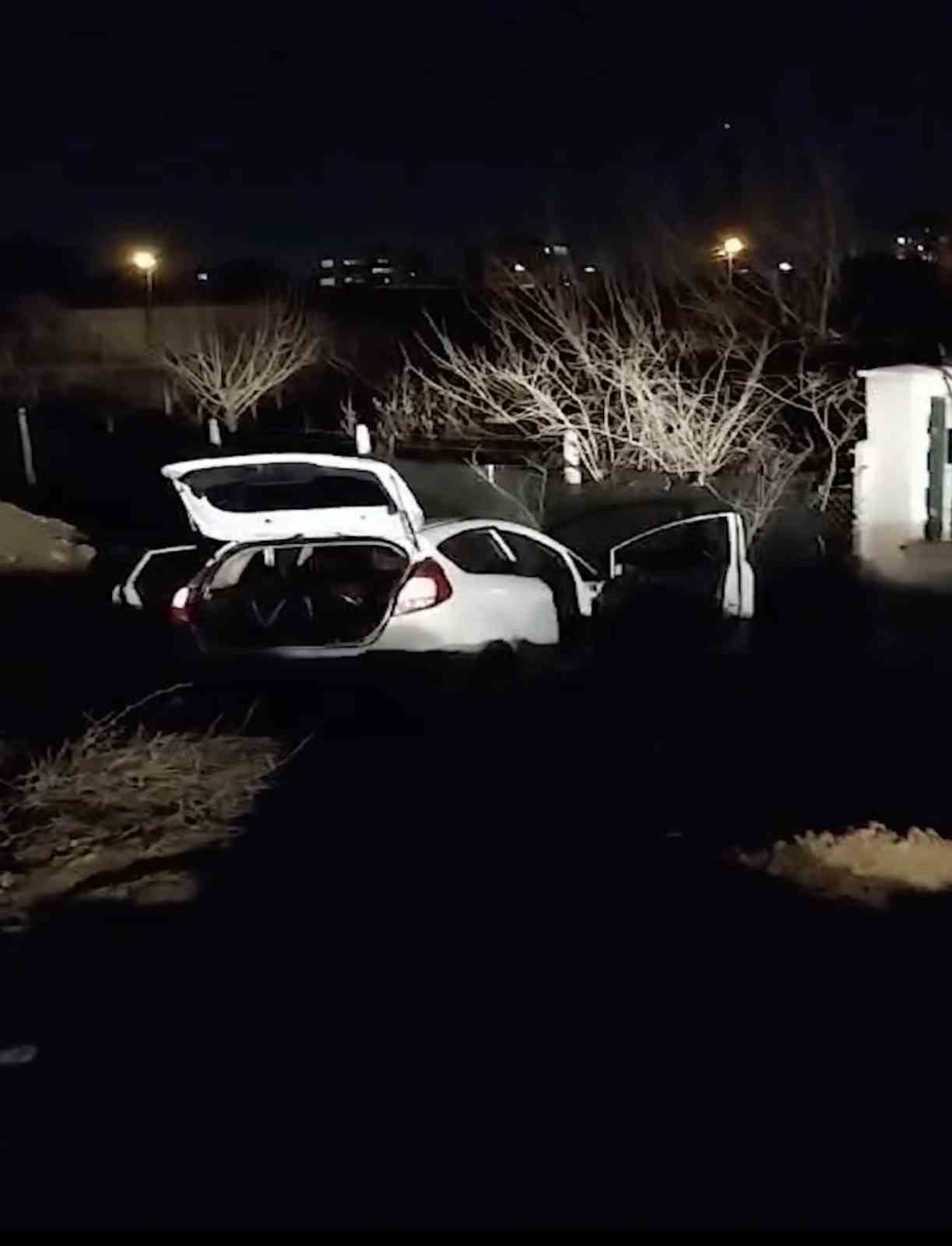 Polisten kaçmak isterken kaza yaptılar