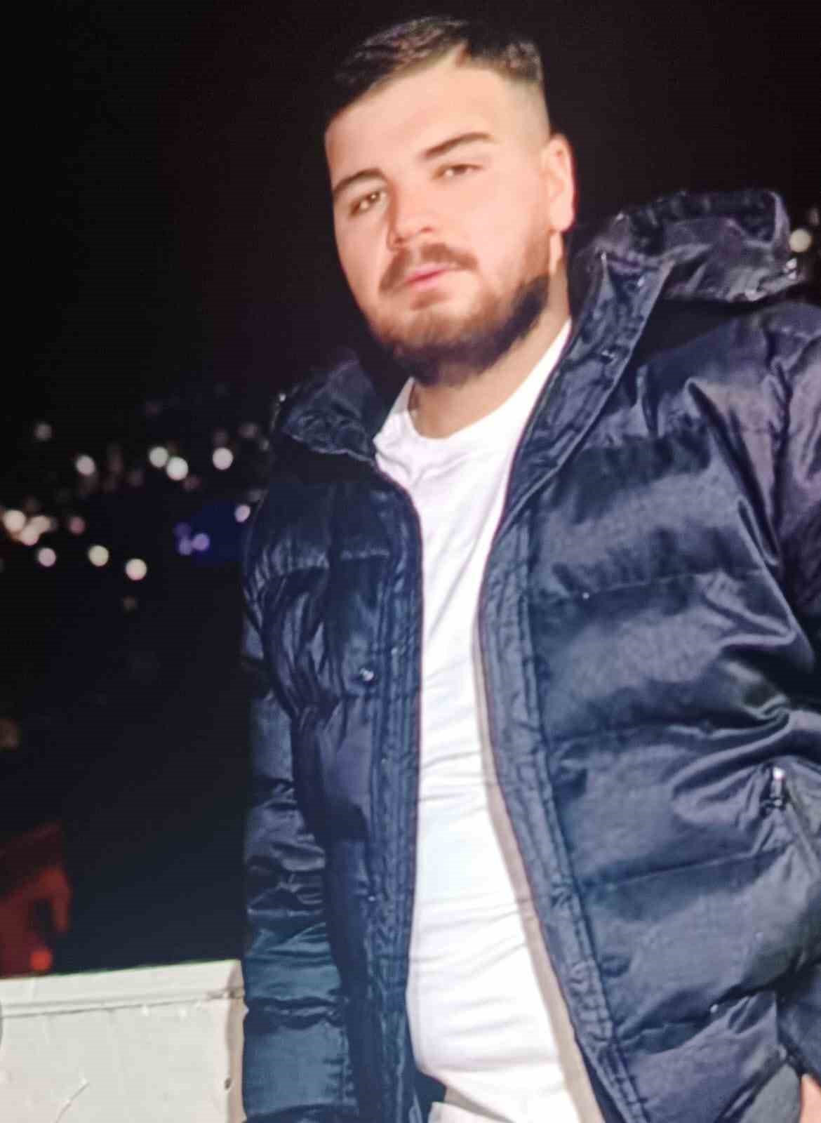 Silahlı saldırıda &ouml;len 2 gencin cenazesi yakınlarına teslim edildi
