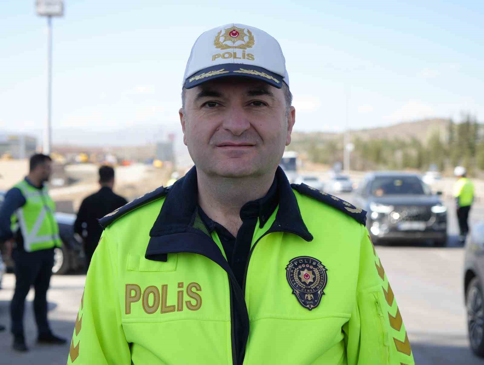 Emniyetten tatilcilere uyarı: Yapay zeka destekli akıllı radarlar 24 saat devrede
