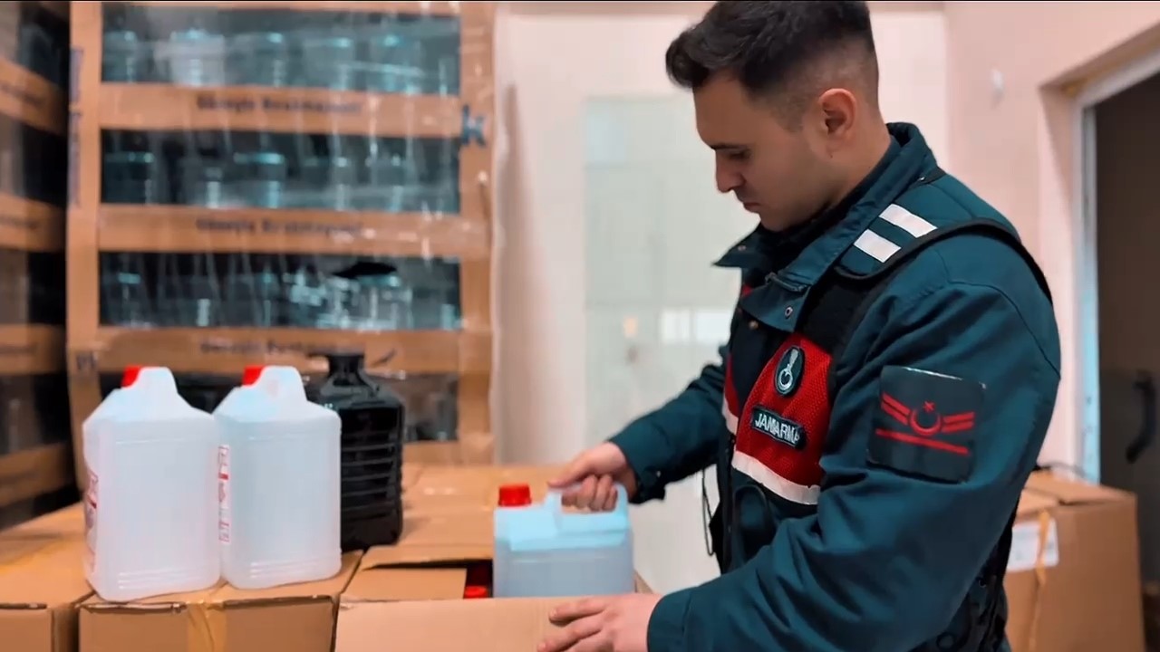 Tekirdağ&rsquo;da 27 ton 800 litre etil ele ge&ccedil;irildi
