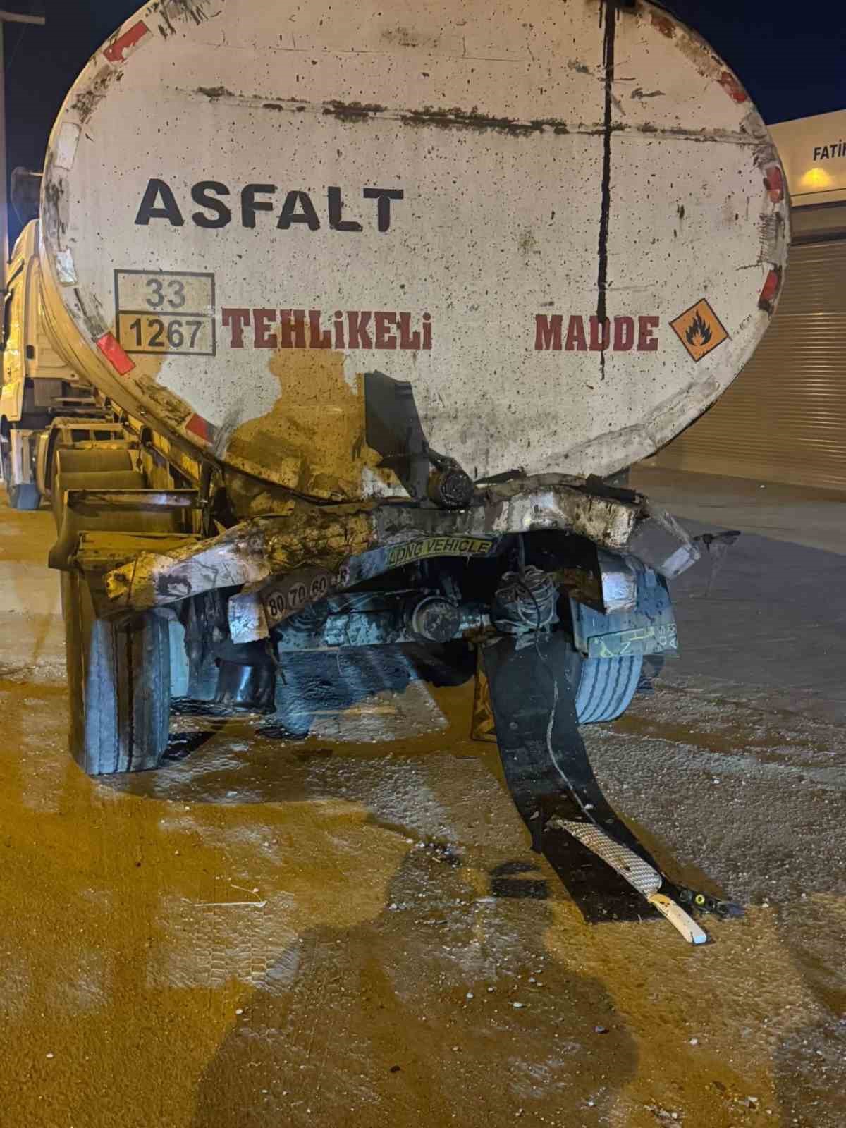 Mardin&rsquo;de tır ile tanker &ccedil;arpıştı: 1 yaralı
