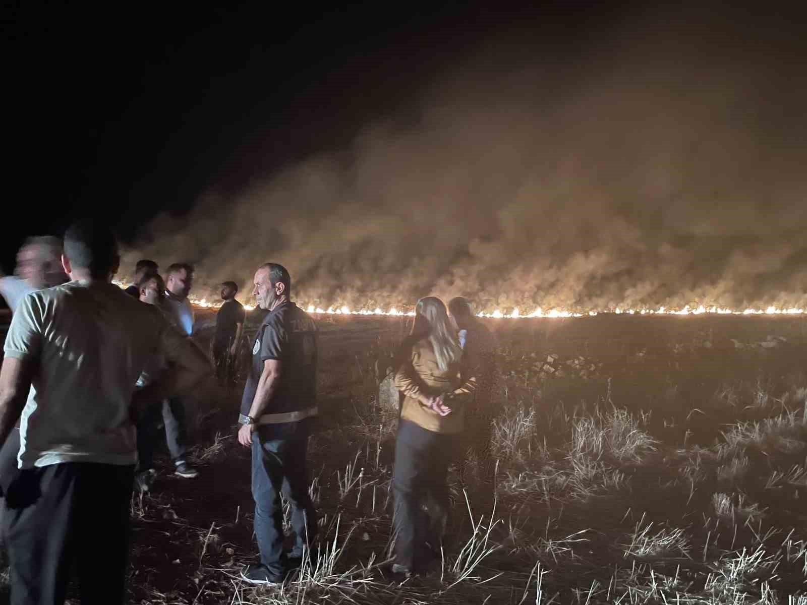 Kurtalan’da anız yangını paniğe neden oldu