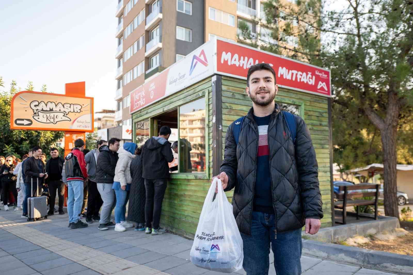 Başkan Seçer: "Gençler, hayallerinizi birlikte gerçekleştirmek için sizleri Mersin’e bekliyoruz"