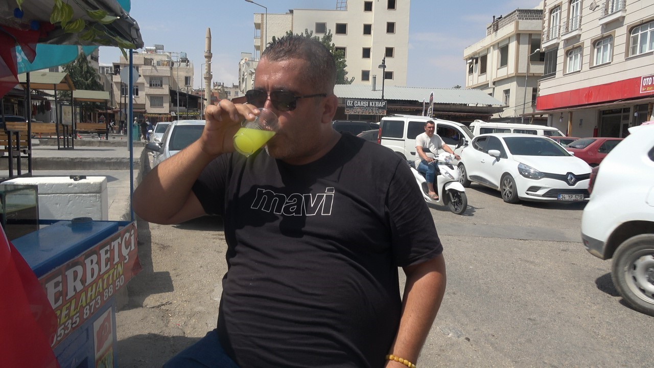 Kilis&rsquo;te sıcak havalarda meyan k&ouml;k&uuml; şerbetine yoğun ilgi
