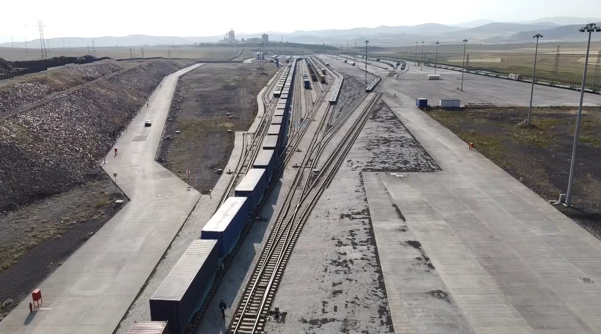 Kars Asya ile Avrupa’yı demiryoluyla birbirine bağlıyor
