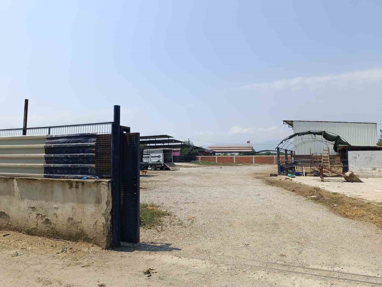 Turgutlu&rsquo;da yanan &ccedil;iftlik evinden ceset &ccedil;ıktı: 3 g&ouml;zaltı
