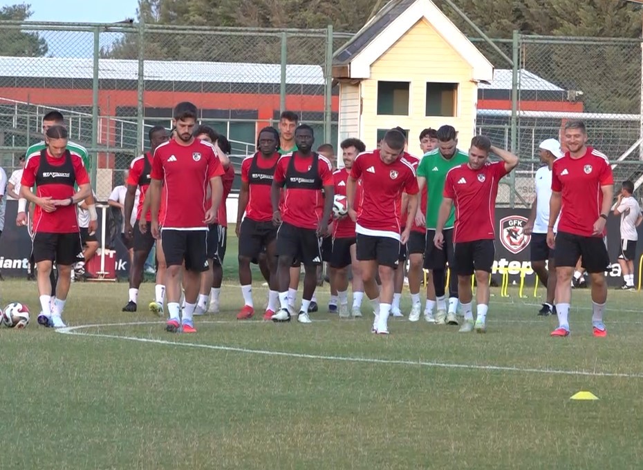 İsmet Taşdemir: "Galatasaray ma&ccedil;ında taraftarlarımızın desteğiyle hak ederek galip gelmek istiyoruz"
