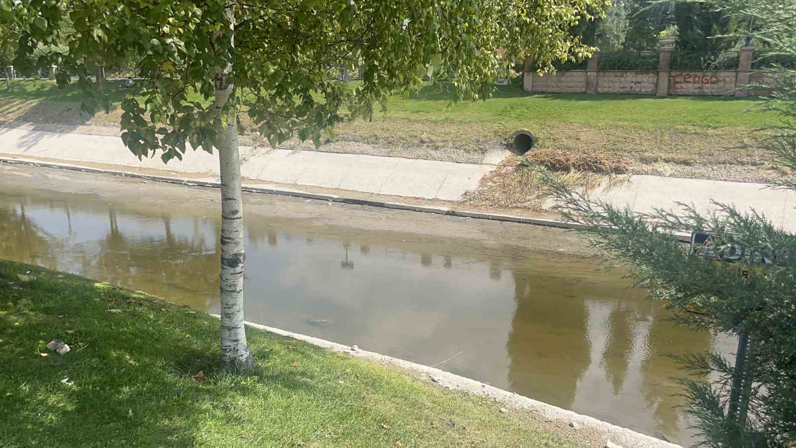 Porsuk Çayı’nın su seviyesi azaldı
