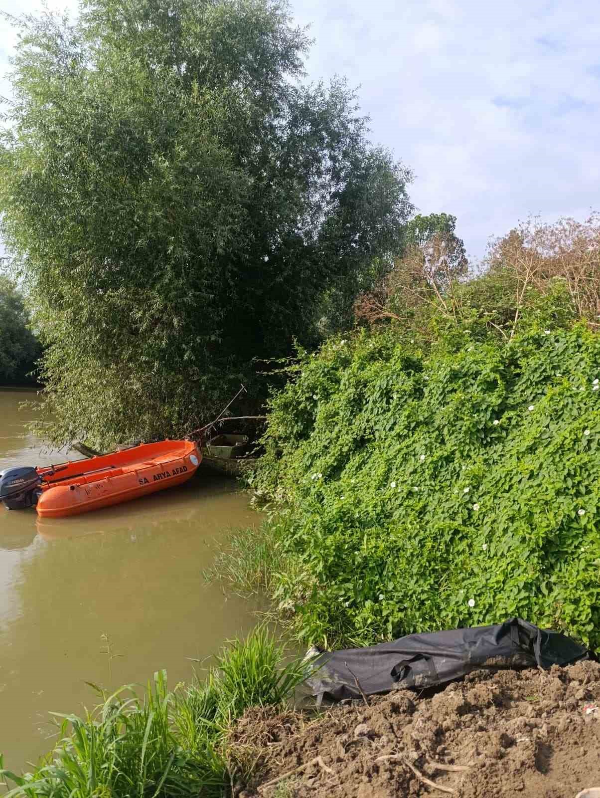 Sakarya Nehri’ne düştüğü öne sürülen gencin cansız bedeni 3 gün sonra bulundu