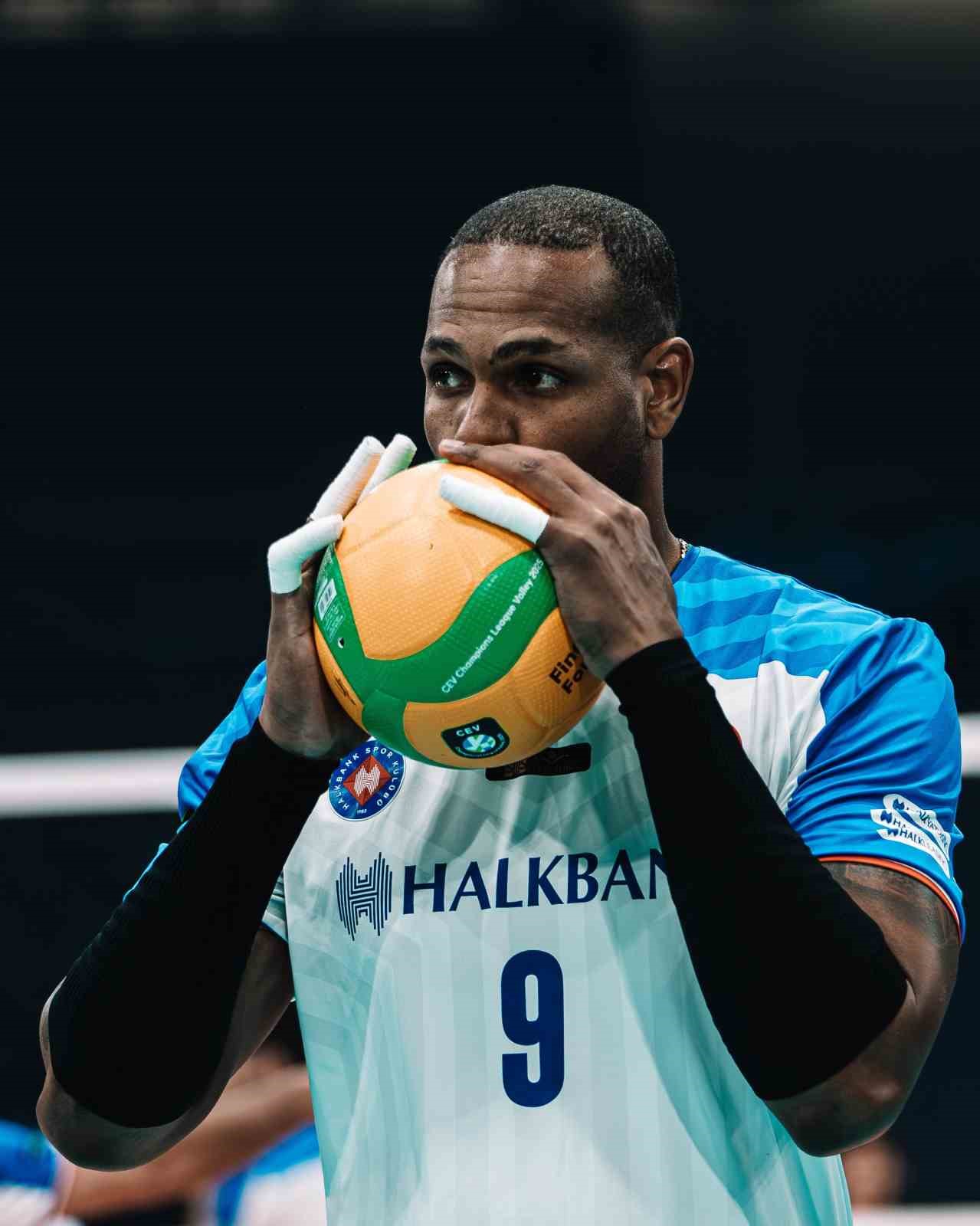 Yoandy Leal Hidalgo yeni sezonda da Halkbank’ta