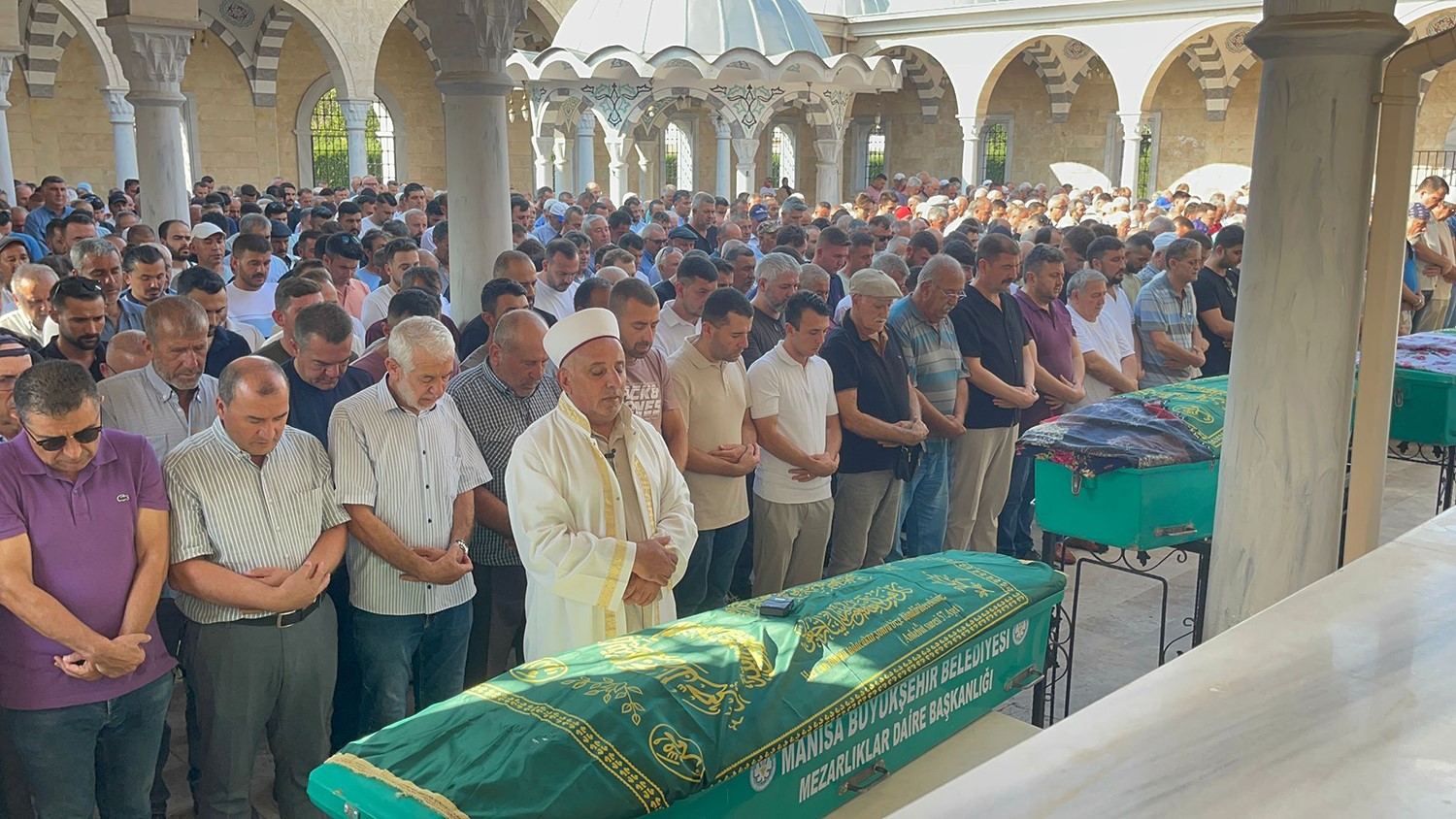 Manisa&rsquo;da 2 kişinin &ouml;ld&uuml;ğ&uuml; kazada otob&uuml;s s&uuml;r&uuml;c&uuml;s&uuml; tutuklandı
