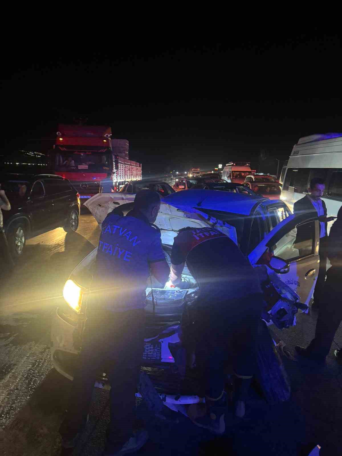 Bitlis&rsquo;te trafik kazası: 4 yaralı
