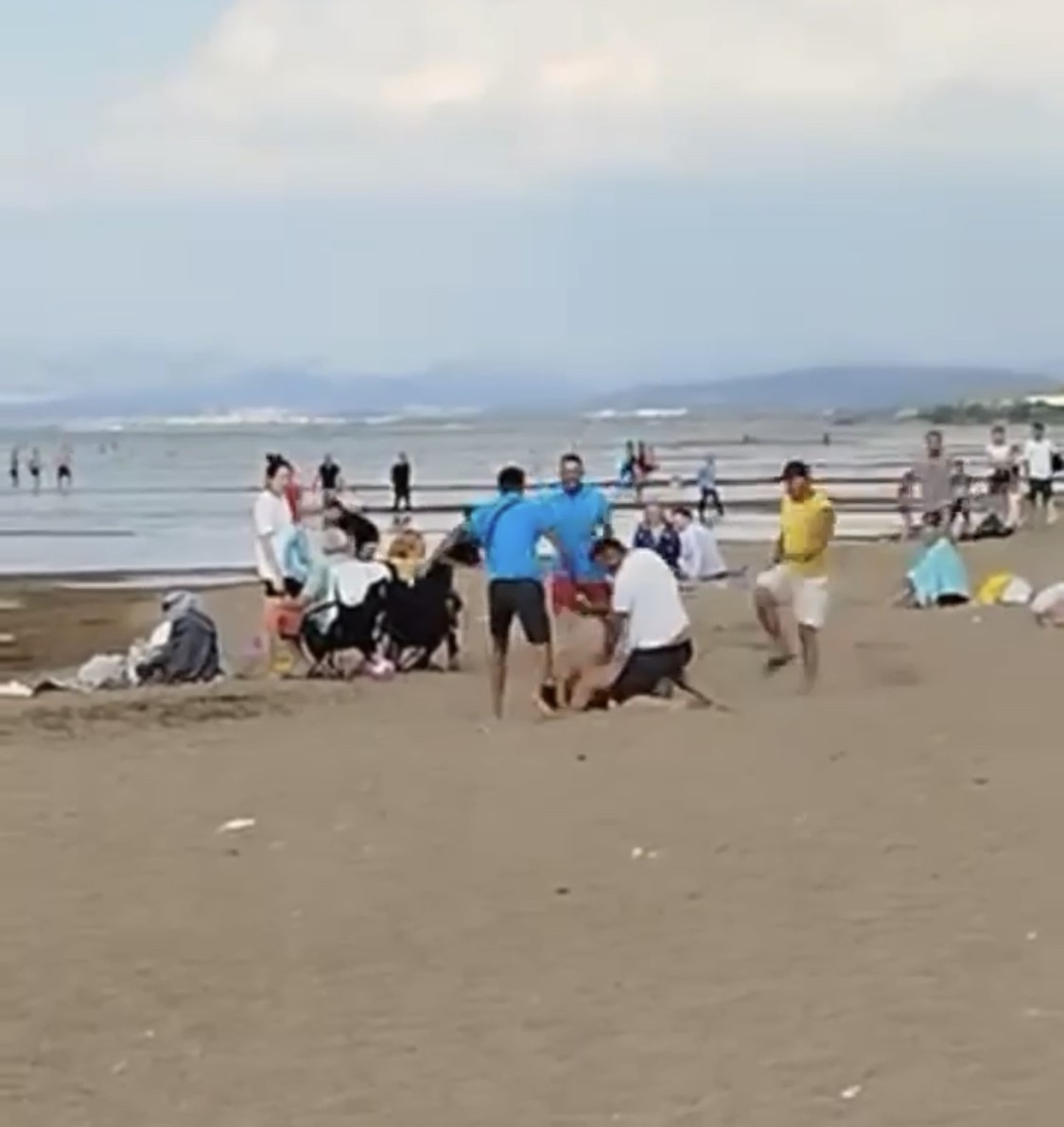 Beyşehir G&ouml;l&uuml; kıyısında plajda kavga: 6 yaralı
