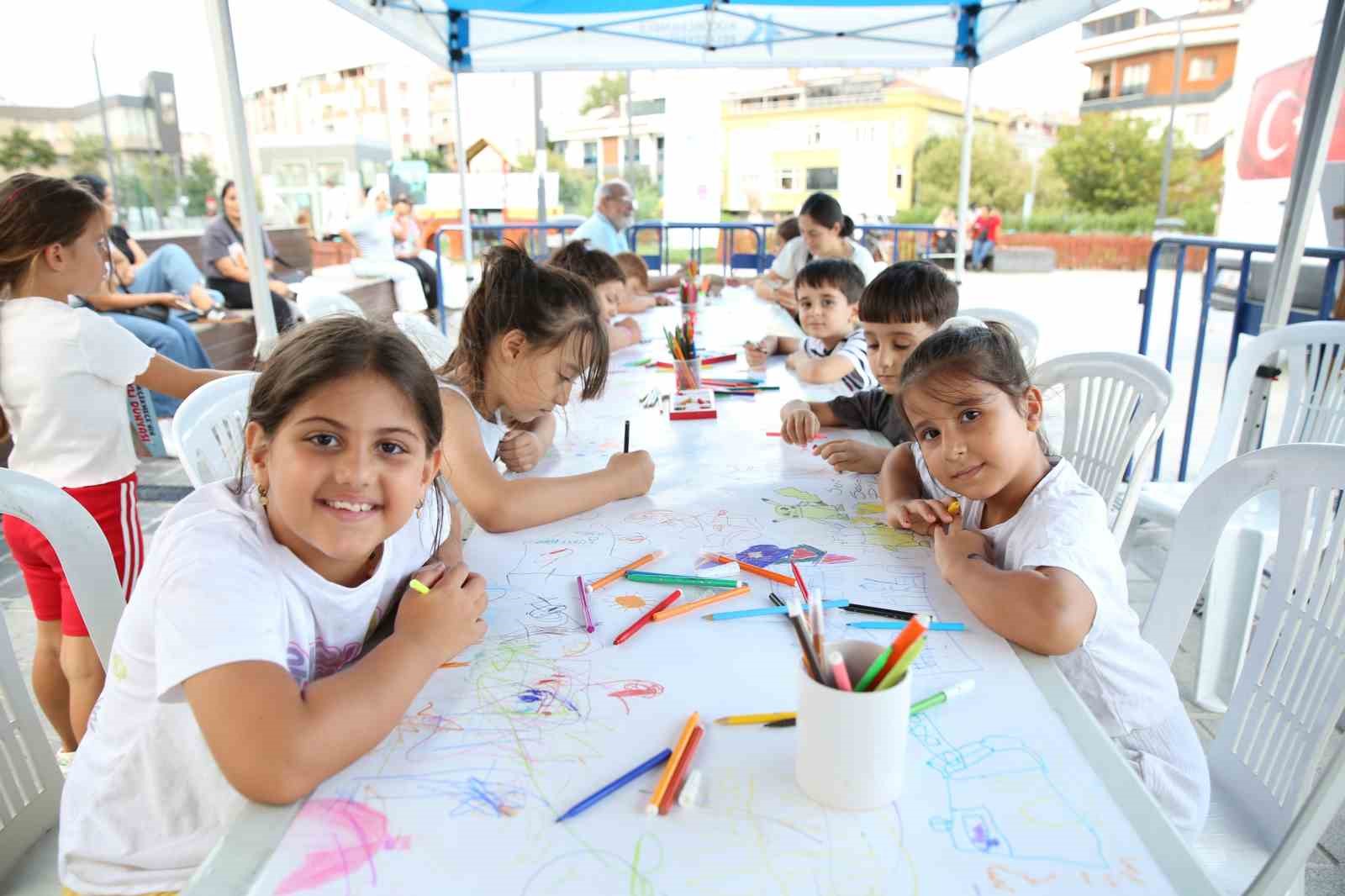 K&uuml;&ccedil;&uuml;k&ccedil;ekmece&rsquo;de yaz boyunca sanat sokakta
