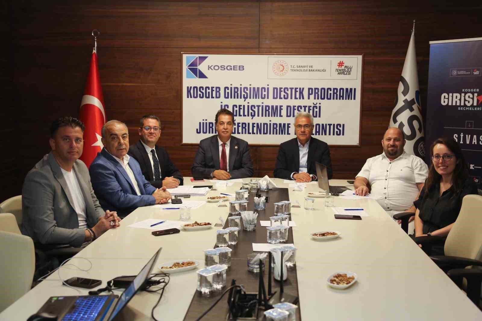 Projeler sunuldu, jüri üyeleri değerlendirdi
