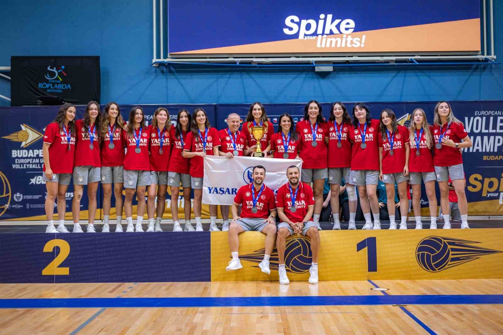 Yaşar &Uuml;niversitesi Kadın Voleybol Takımı Avrupa ikincisi oldu
