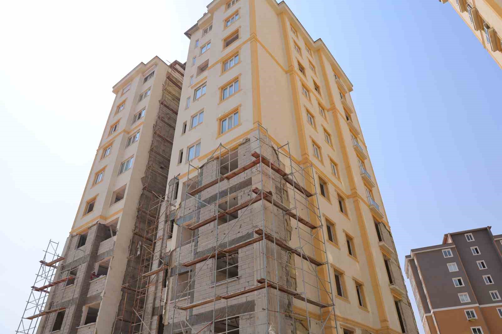 Kahramanmaraş’ta orta hasarlı binalarda güçlendirme çalışmaları
