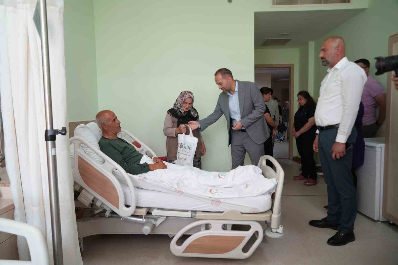 Niğde Belediyesi’nden hastalara destek: ’Geçmiş olsun çantası’ uygulaması başladı