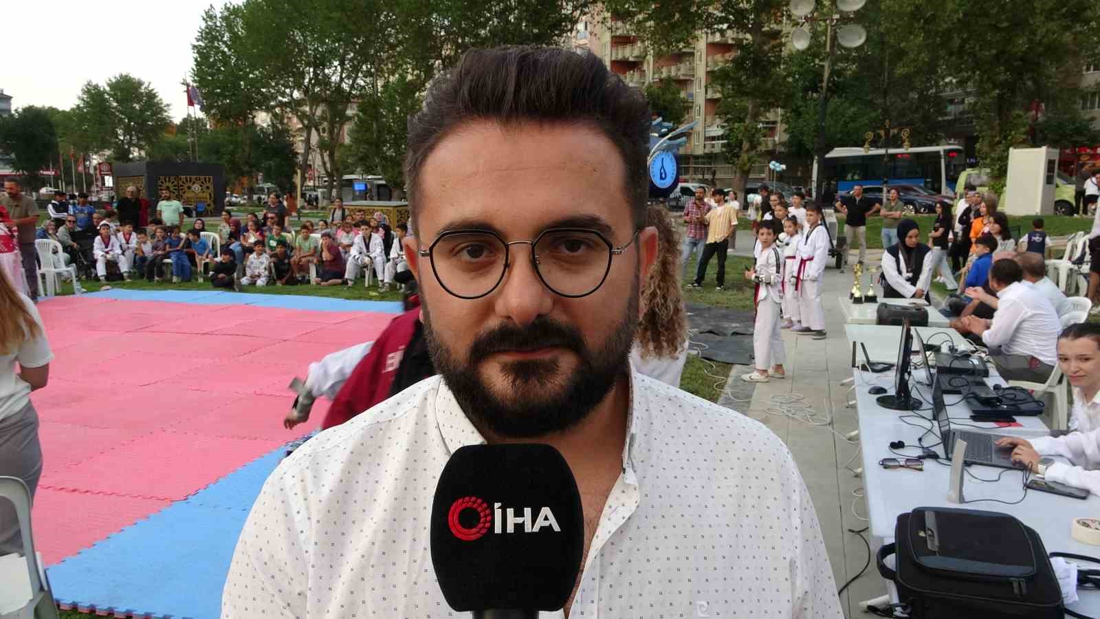 K&uuml;tahya&rsquo;da ilk kez d&uuml;zenlenen &rsquo;A&ccedil;ık Hava Taekwondo Turnuvası&rsquo;na ilgi
