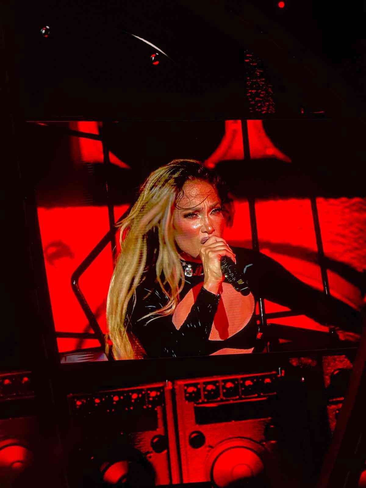 İstanbul&rsquo;da Jennifer Lopez r&uuml;zgarı
