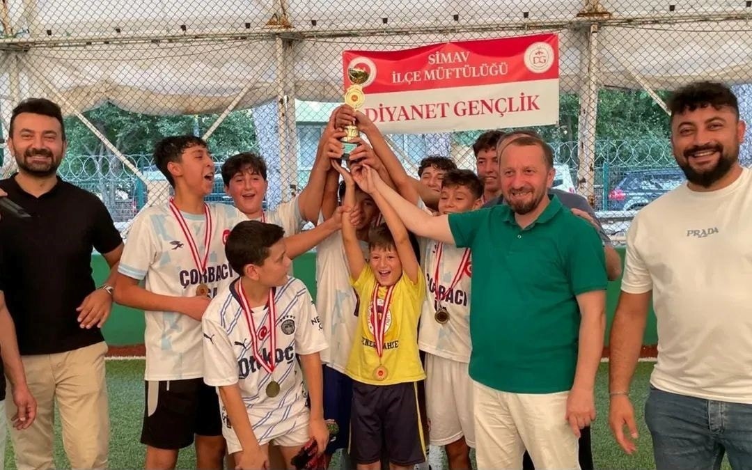 Simav&rsquo;da Yaz Kur&rsquo;an Kursları arası futbol turnuvası
