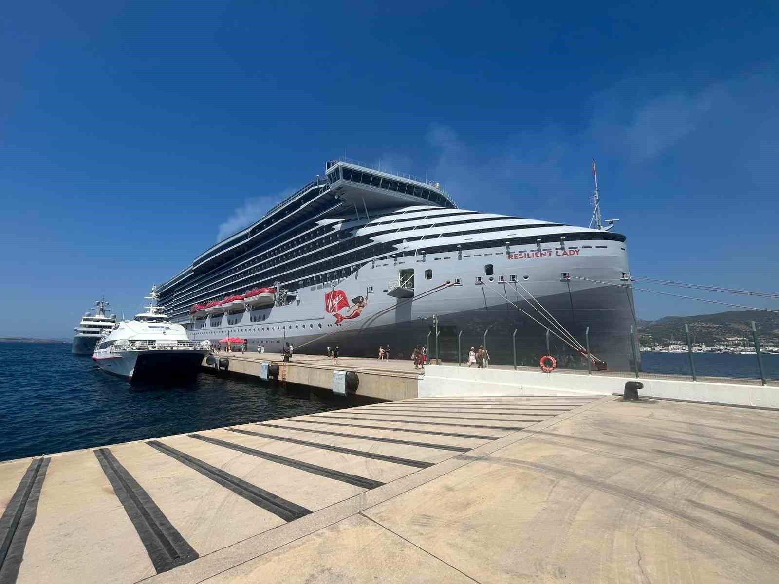 Bodrum’a 2 bin 577 yolcu getirdi
