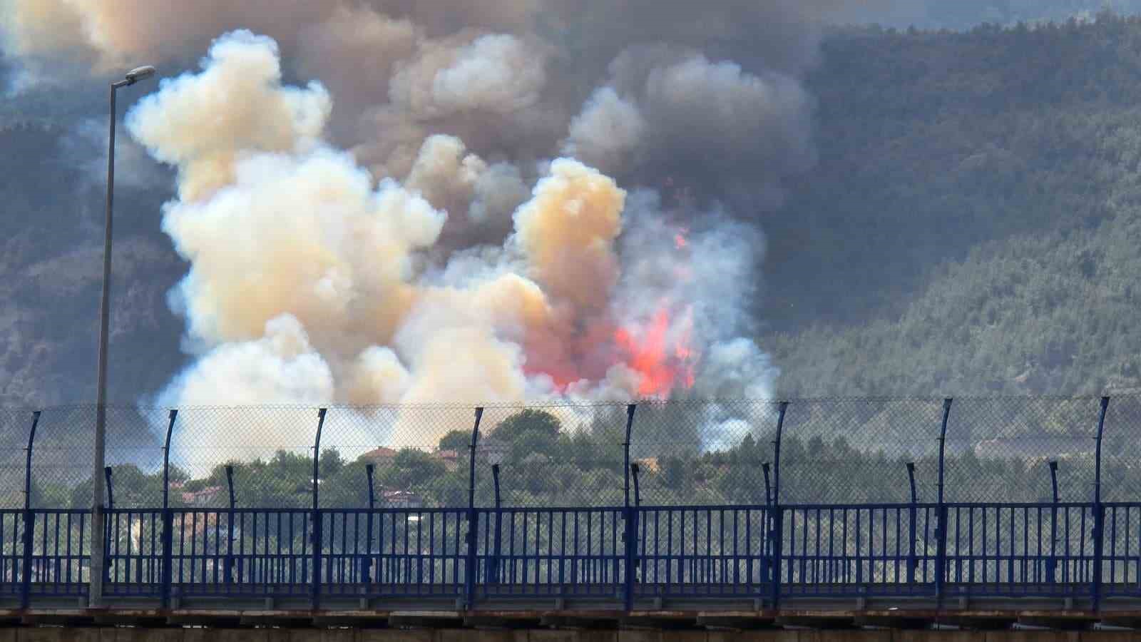 Karabük’teki orman yangınına havadan ve karadan müdahale sürüyor