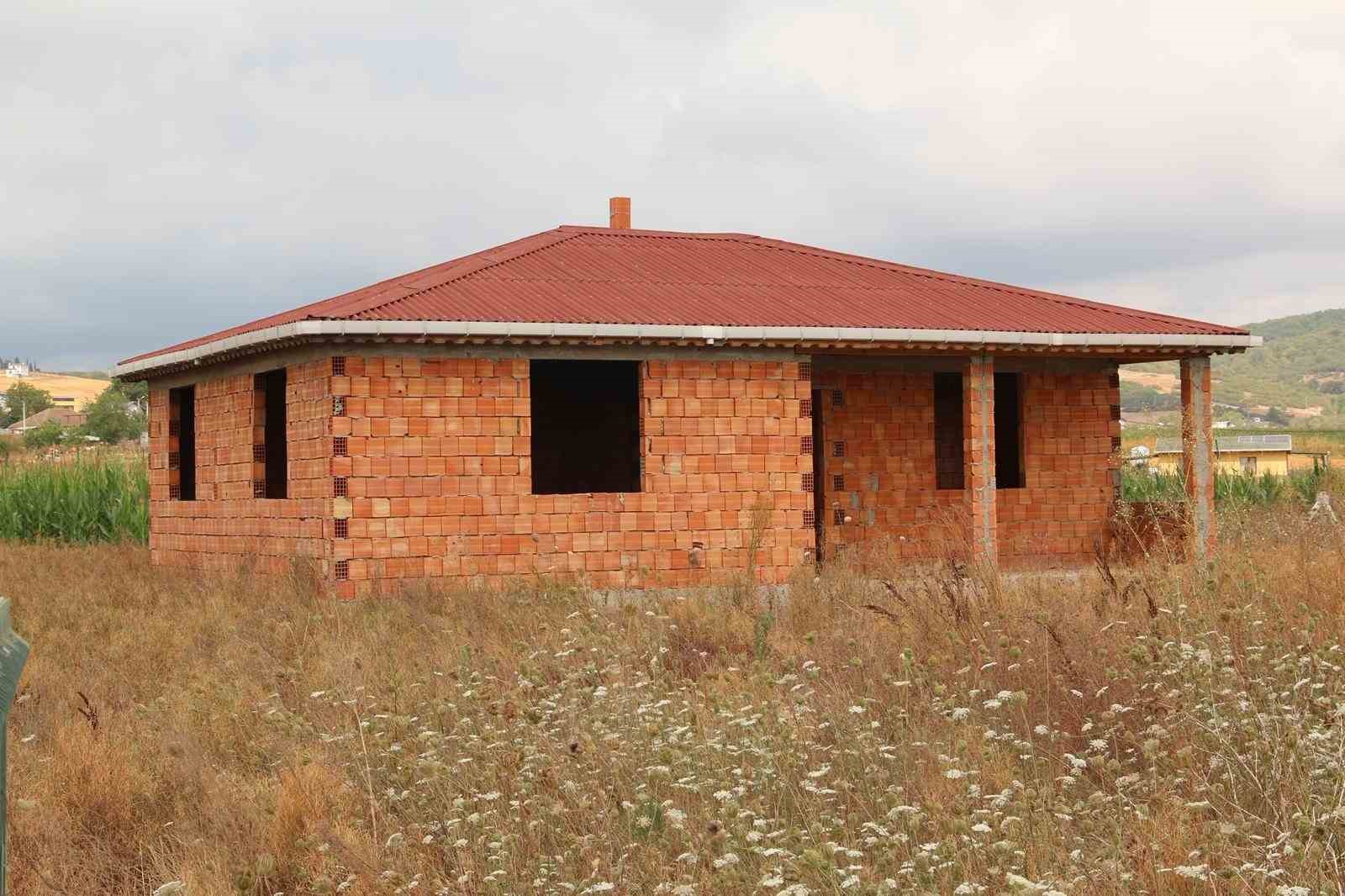 Kırsalda ka&ccedil;ak yapıya ge&ccedil;it verilmiyor
