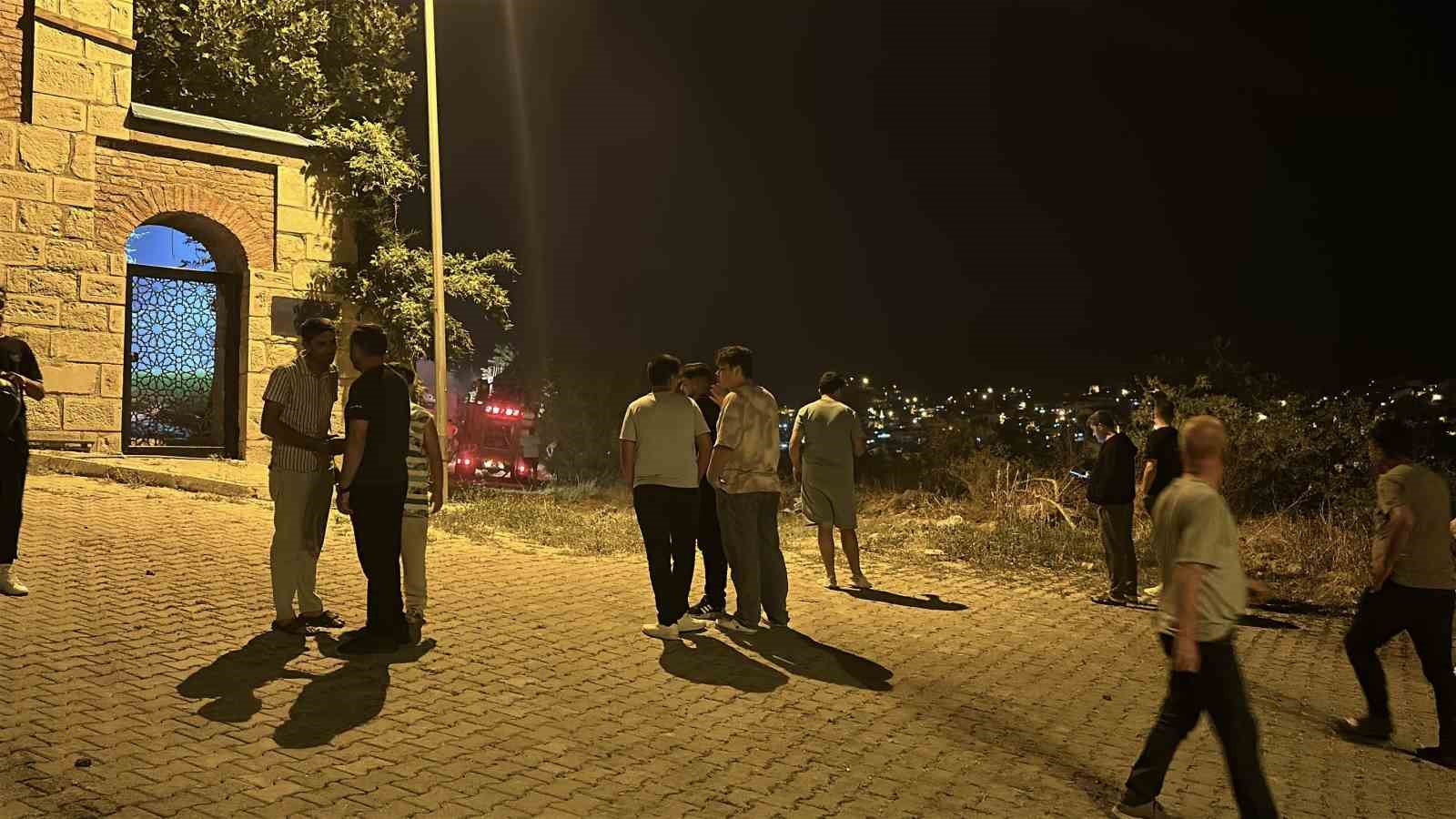 Tosya&rsquo;da alevlere teslim olan 3 ev kullanılmaz hale geldi
