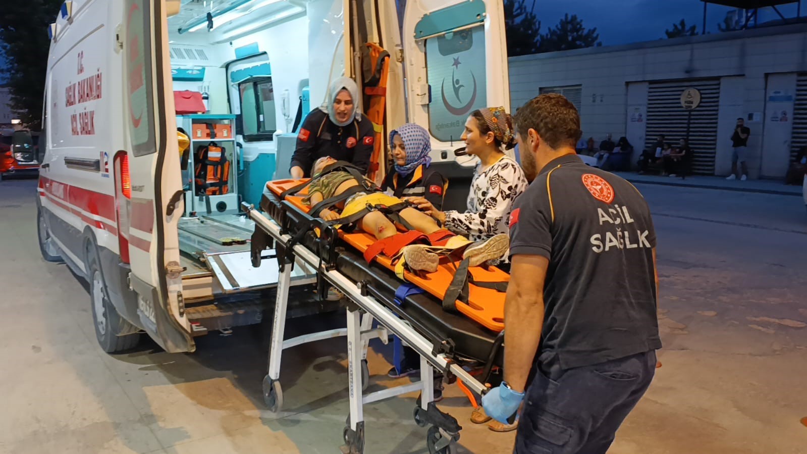 Otomobilin &ccedil;arptığı bisikletli &ccedil;ocuk ağır yaralandı
