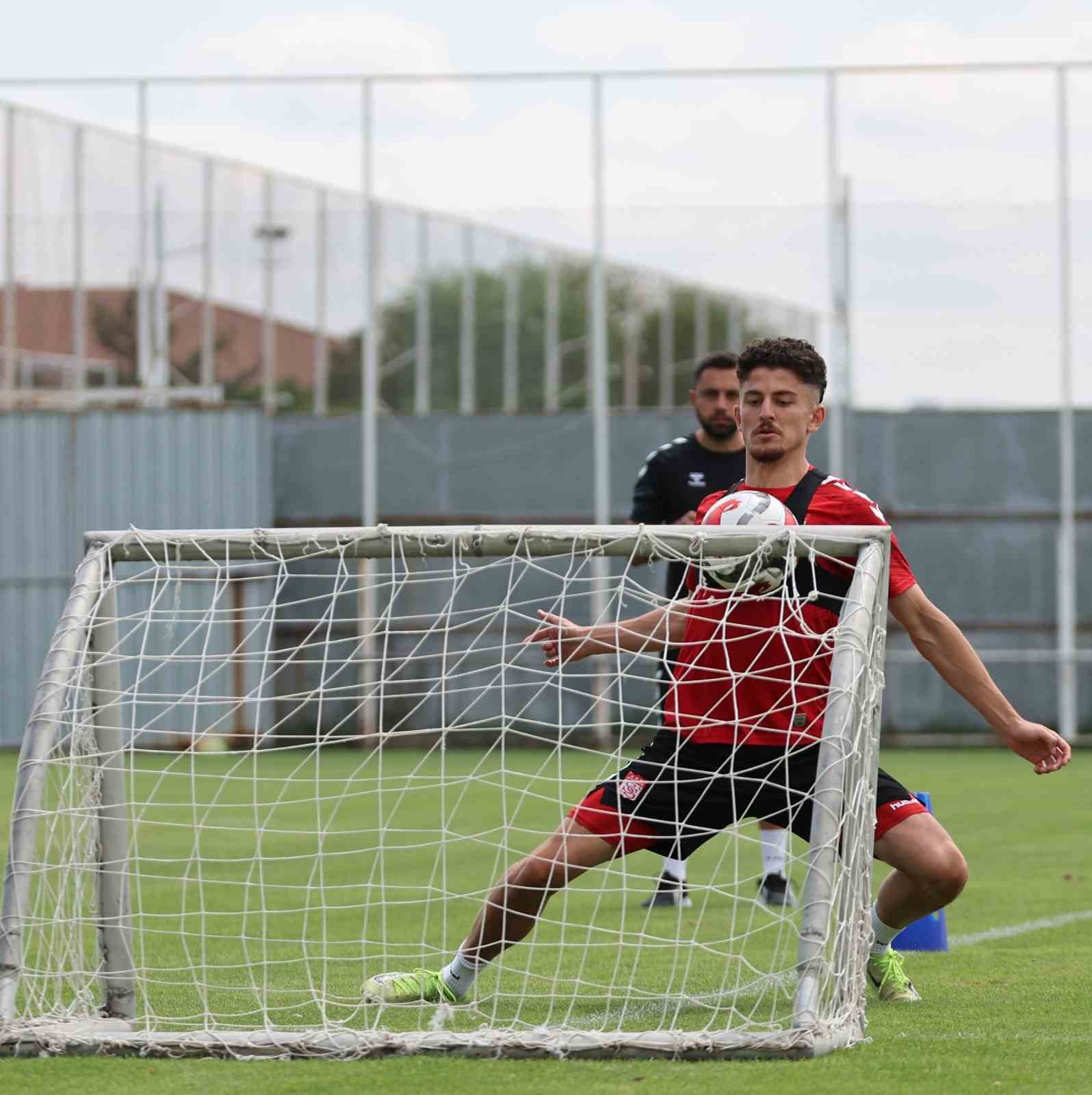 Sivasspor, Erzurumspor FK ma&ccedil;ına hazır
