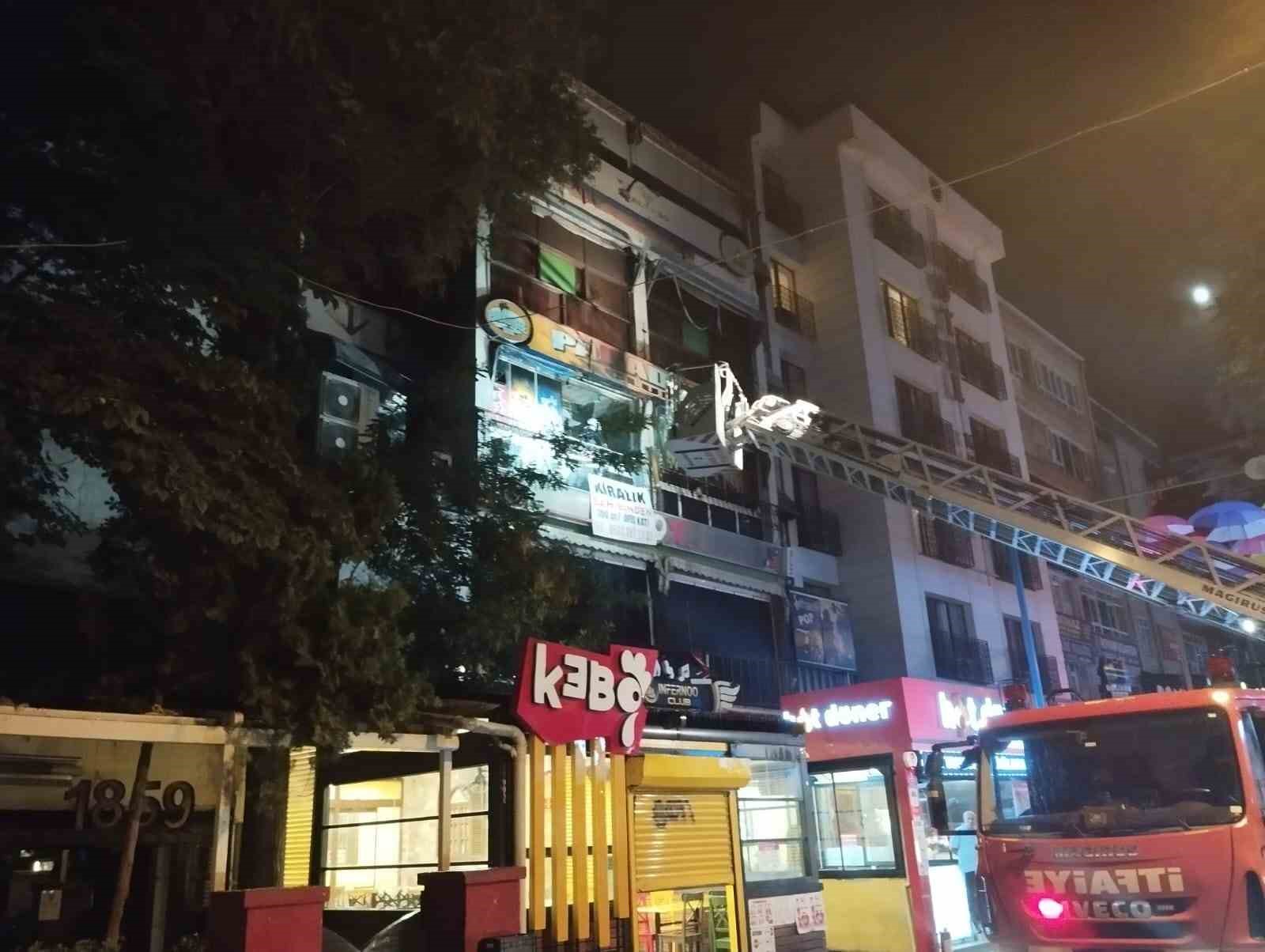 Ankara’da 4 katlı binada yangın çıktı