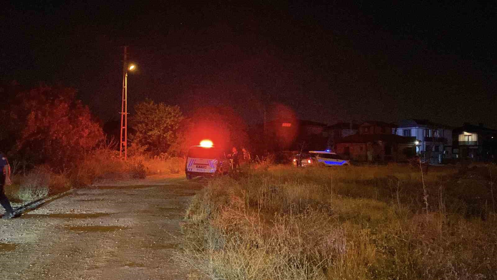 Yaşı k&uuml;&ccedil;&uuml;k, ehliyetsiz s&uuml;r&uuml;c&uuml; kovalamaca sonucu yakalandı
