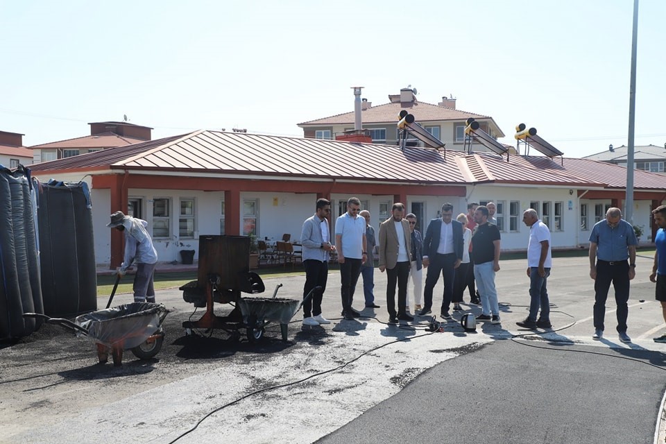 K&uuml;tahya&rsquo;da spor altyapı &ccedil;alışmaları s&uuml;r&uuml;yor
