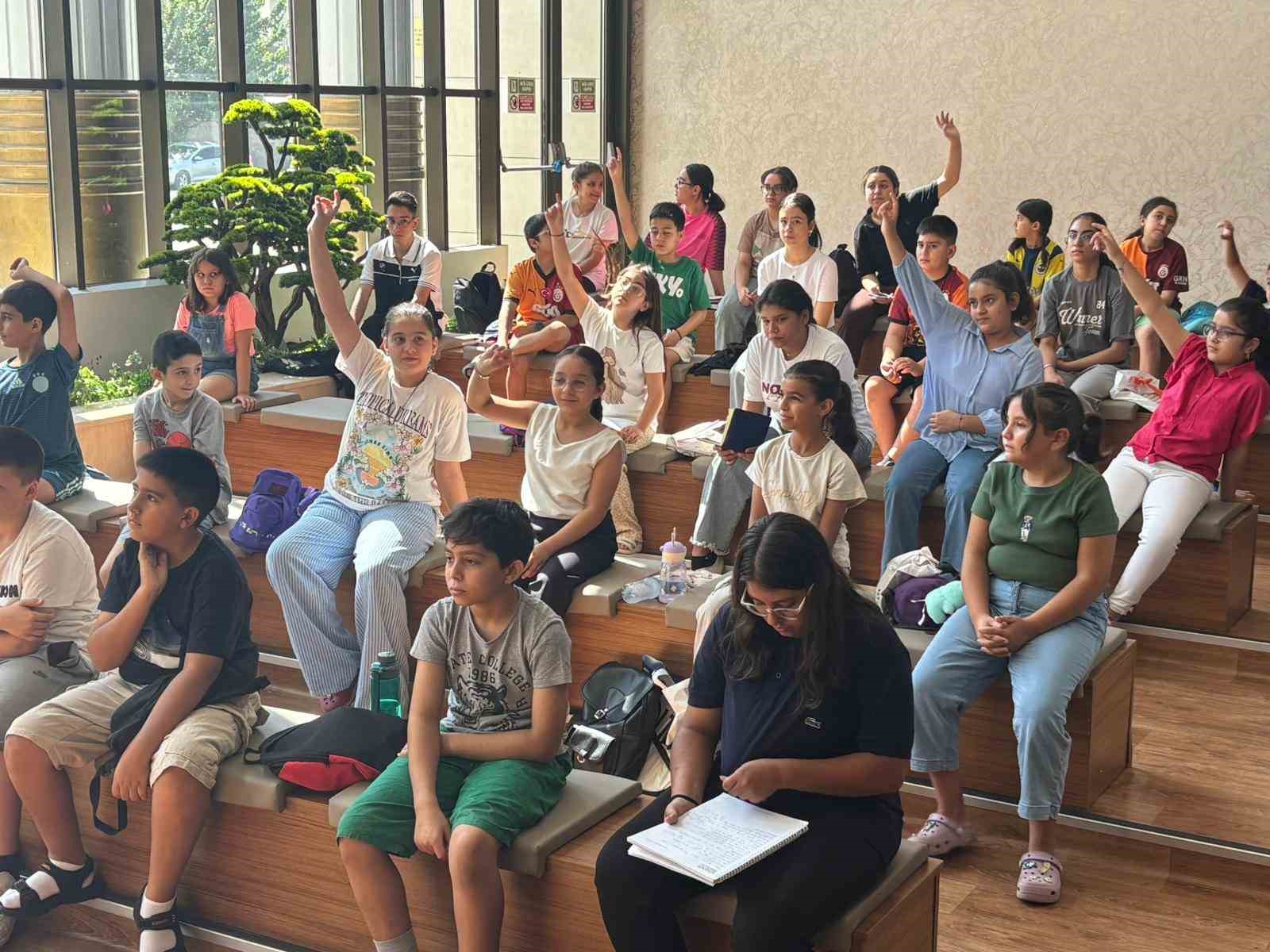 Şahinbey Belediyesi&rsquo;nden gen&ccedil;lere &uuml;cretsiz İngilizce eğitimi
